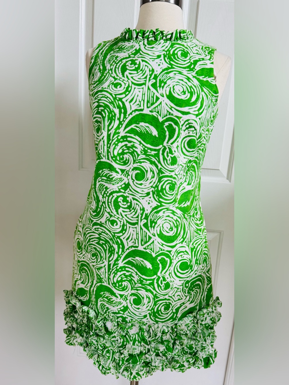 Lilly Pulitzer gorgeous Green and White Sleeveless Shift Dress size 8